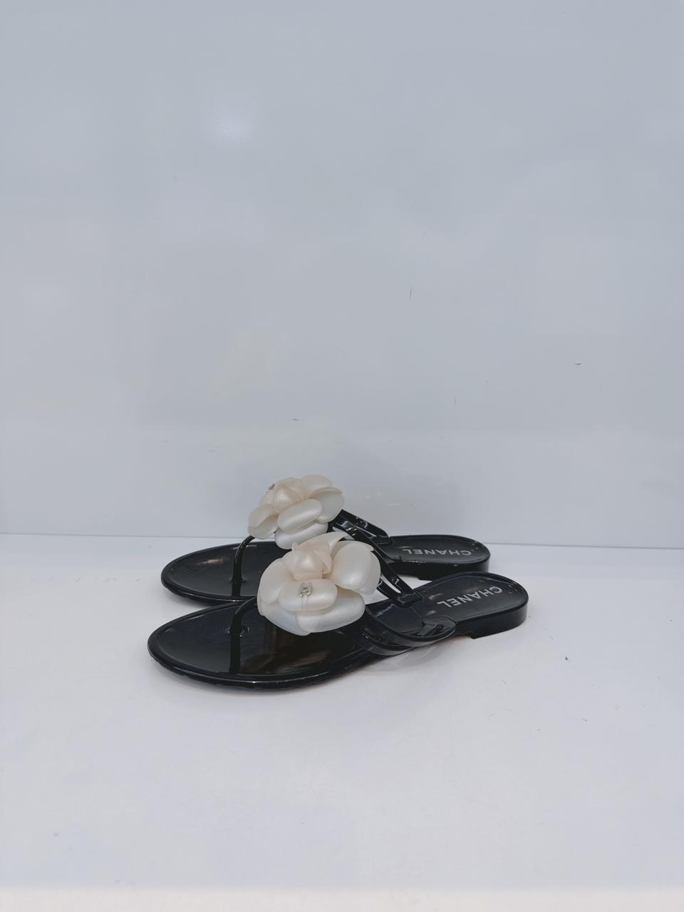 CREAM/BLACK JELLY CAMELLIA THONG SANDALS 35