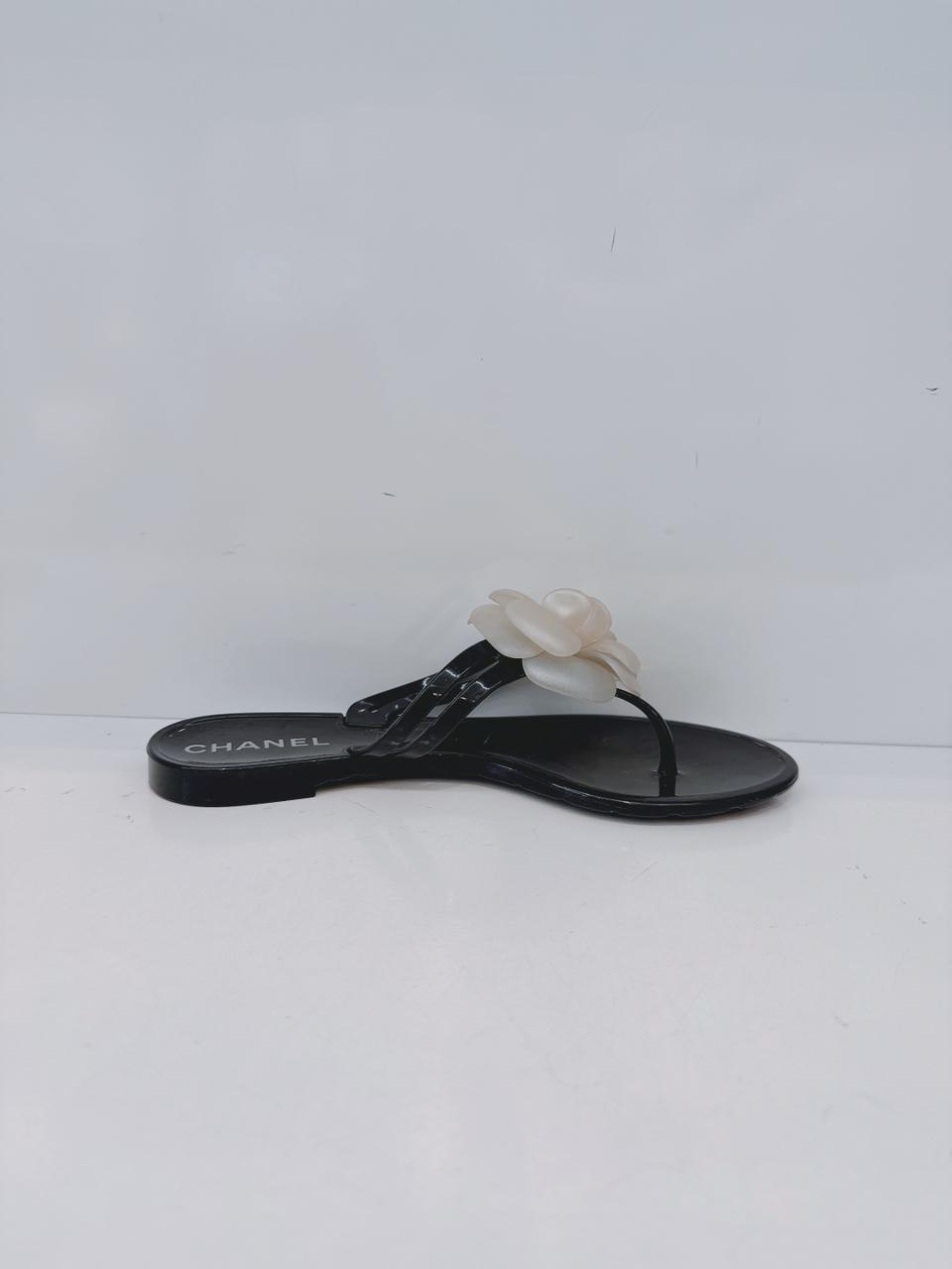 CREAM/BLACK JELLY CAMELLIA THONG SANDALS 35