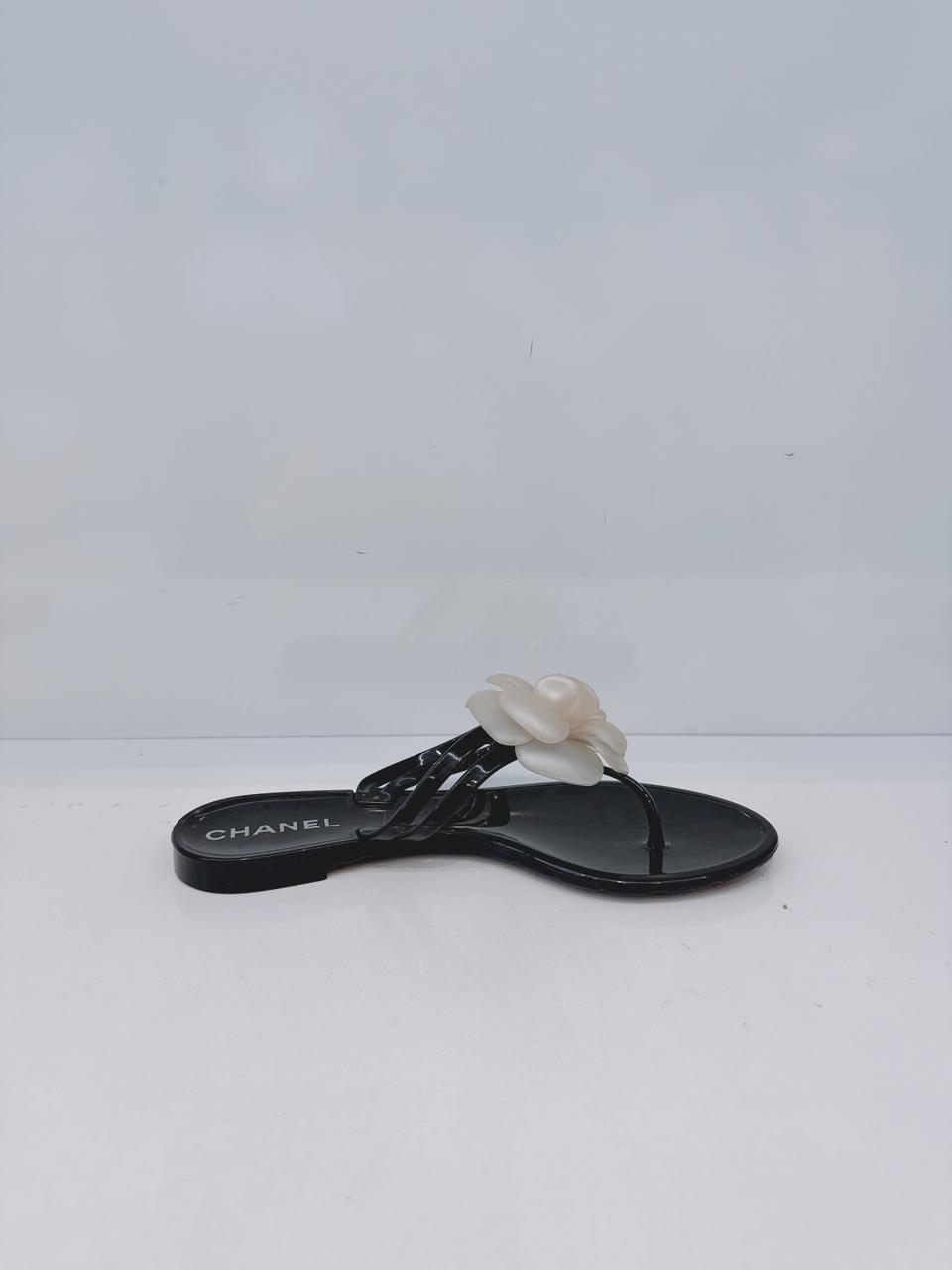 CREAM/BLACK JELLY CAMELLIA THONG SANDALS 35