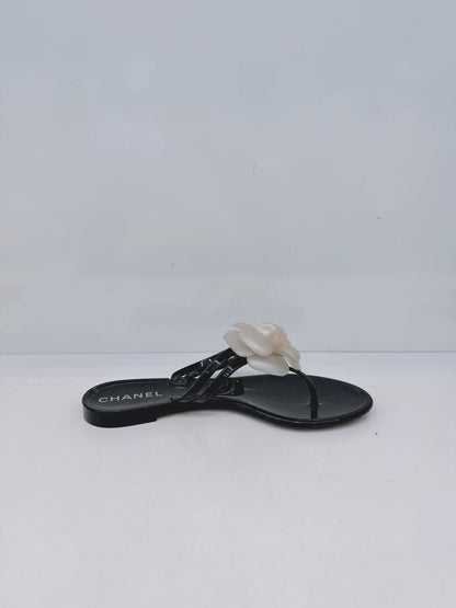 CREAM/BLACK JELLY CAMELLIA THONG SANDALS 35