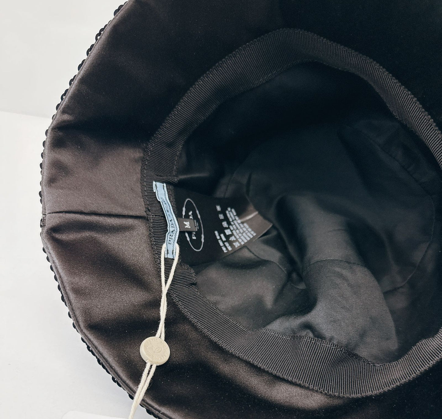 BLACK SEQUINED BUCKET HAT
