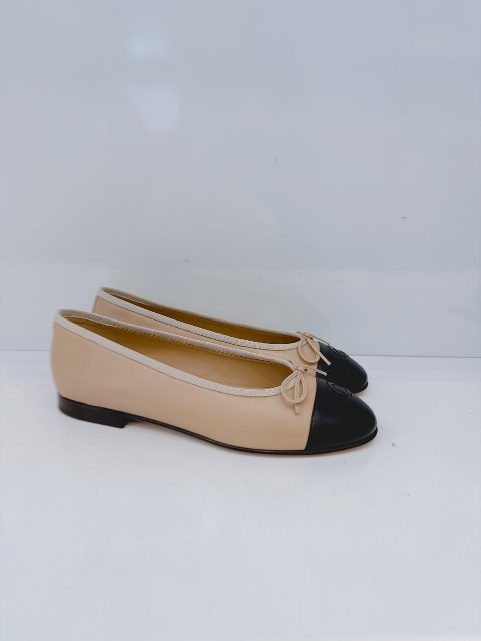 BEIGE BLACK LEATHER CC CAP TOE BALLET FLATS 37C