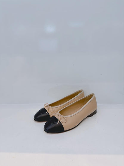 BEIGE BLACK LEATHER CC CAP TOE BALLET FLATS 37C