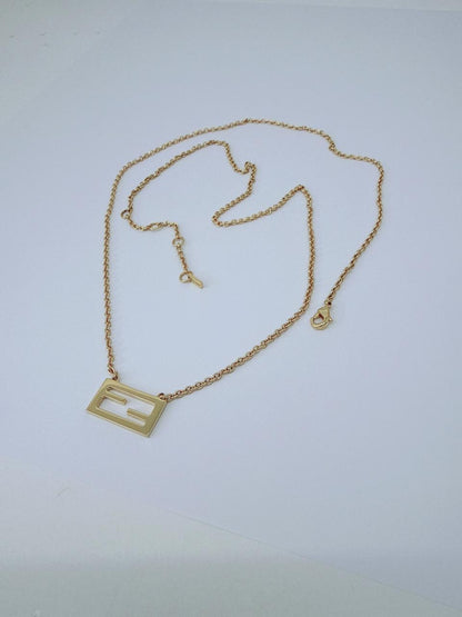 GOLD TONE PLATED METAL UNIFORM BAGUETTE NECKLACE