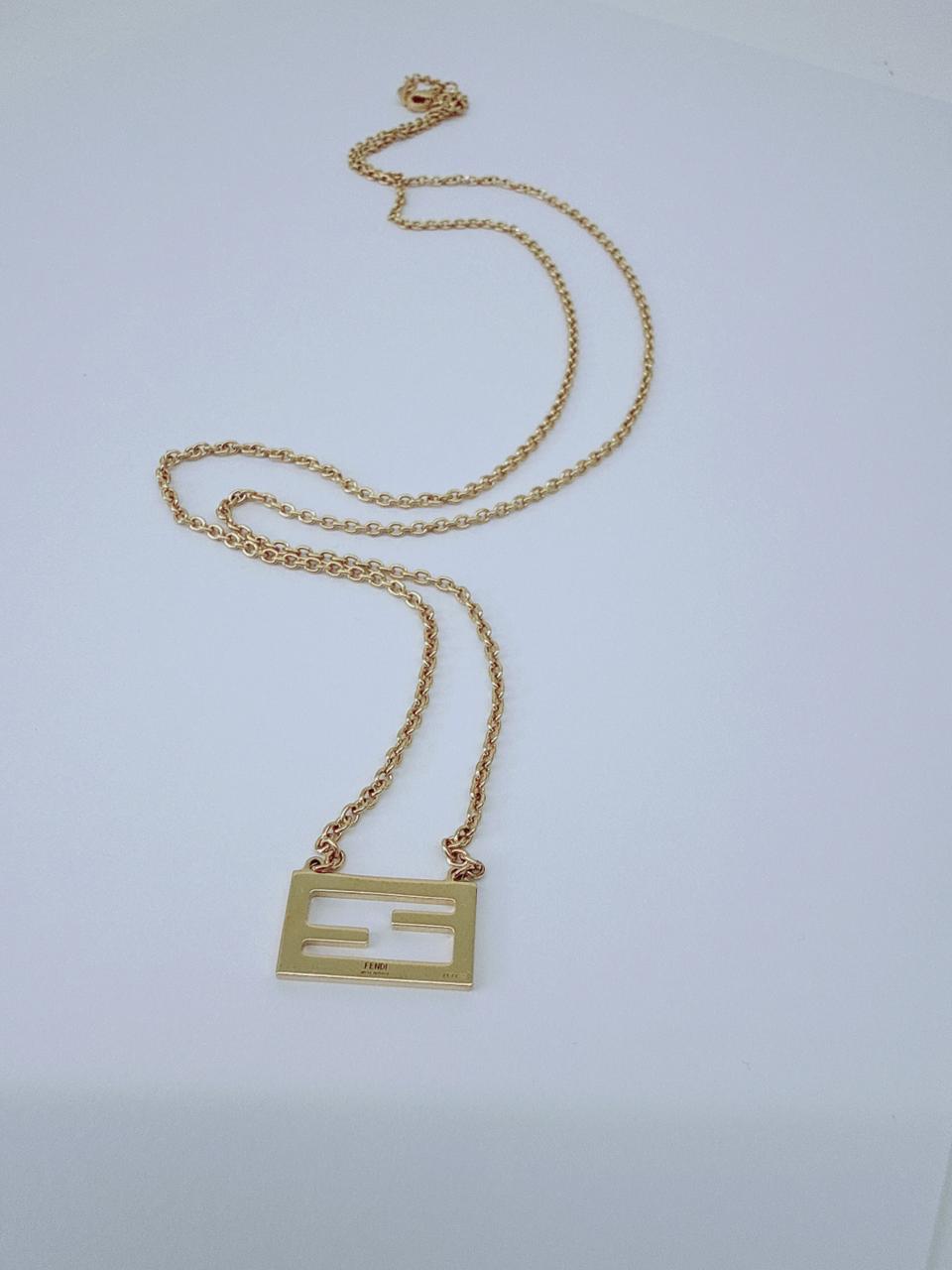 GOLD TONE PLATED METAL UNIFORM BAGUETTE NECKLACE