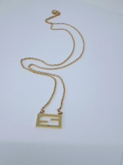 GOLD TONE PLATED METAL UNIFORM BAGUETTE NECKLACE