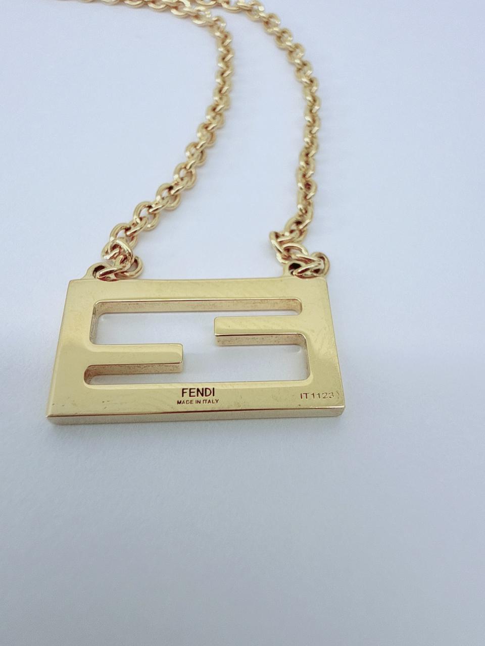 GOLD TONE PLATED METAL UNIFORM BAGUETTE NECKLACE