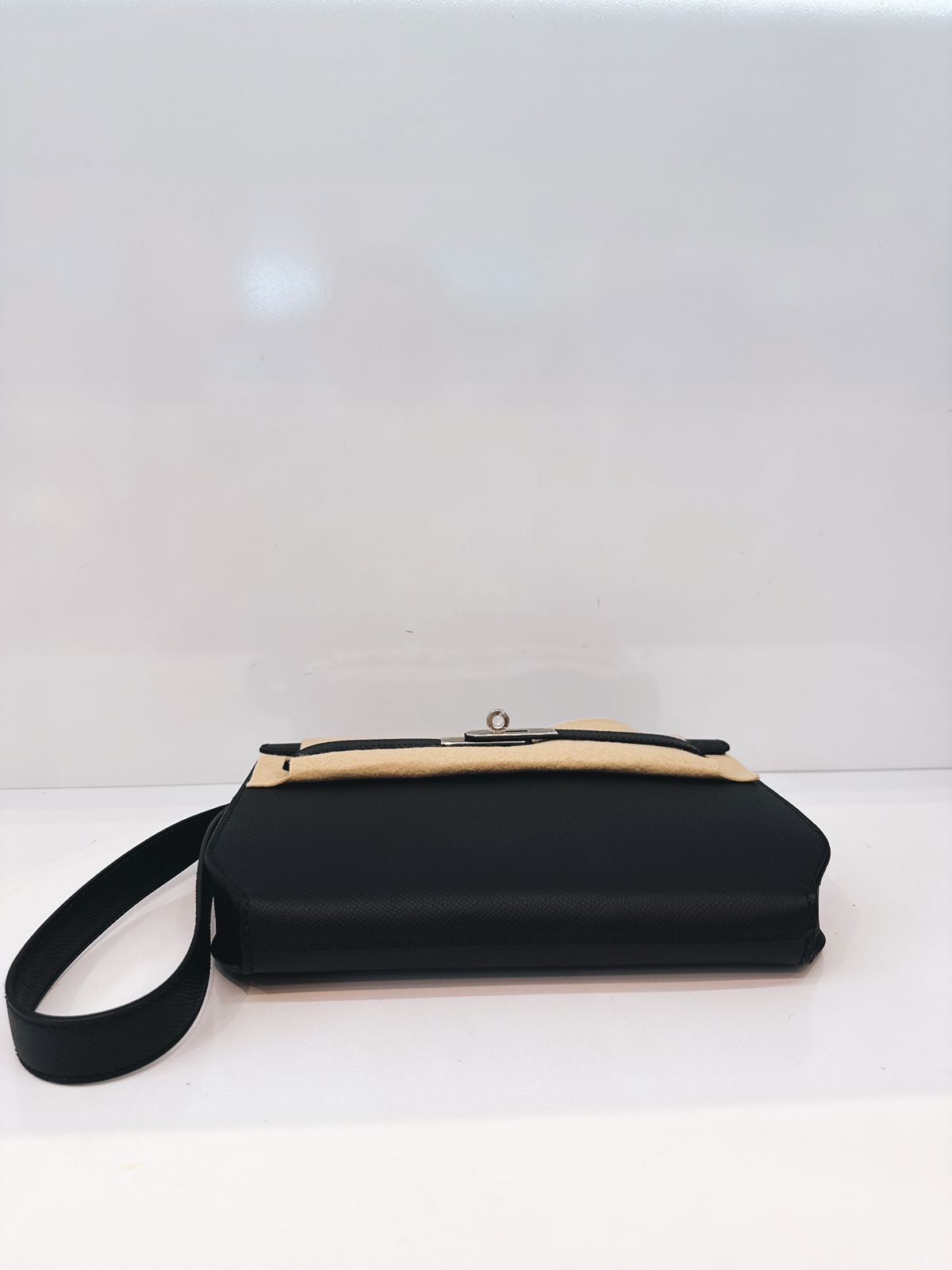 BLACK EPSOM LEATHER KELLY DEPECHES 25 PALLADIUM HARDWARE