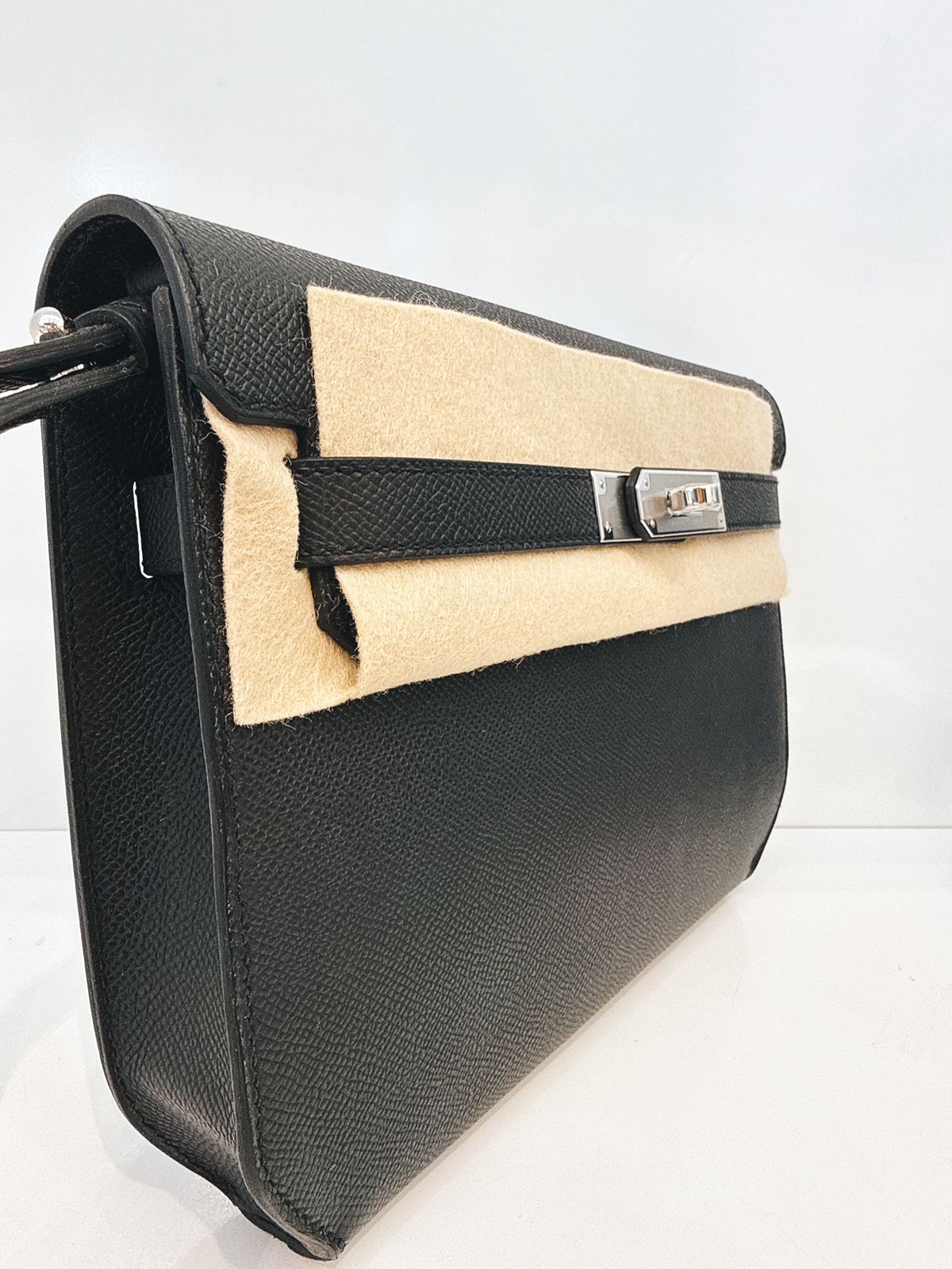 BLACK EPSOM LEATHER KELLY DEPECHES 25 PALLADIUM HARDWARE