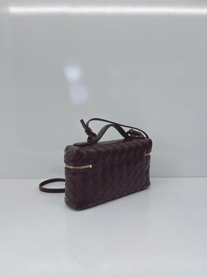 FONDANT INTRECCIATO LEATHER BANG BANG VANITY CASE WITH DETACHABLE STRAP