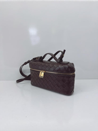 FONDANT INTRECCIATO LEATHER BANG BANG VANITY CASE WITH DETACHABLE STRAP