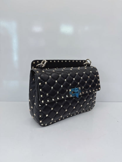 BLACK MEDIUM ROCKSTUD SPIKE CHAIN BAG IN NAPPA LEATHER