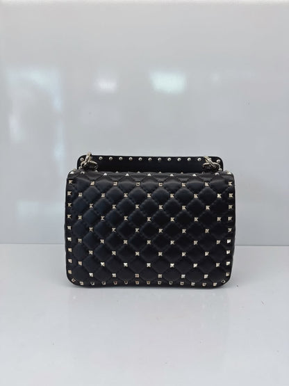 BLACK MEDIUM ROCKSTUD SPIKE CHAIN BAG IN NAPPA LEATHER