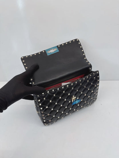 BLACK MEDIUM ROCKSTUD SPIKE CHAIN BAG IN NAPPA LEATHER
