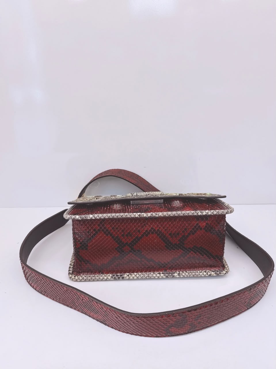ROCCIA RED PYTHON KAN I    F LOGO SHOULER BAG