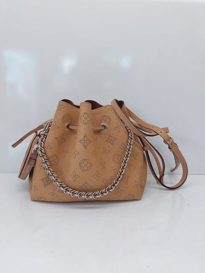 BEIGE MAHINA LEATHER BELLA BAG