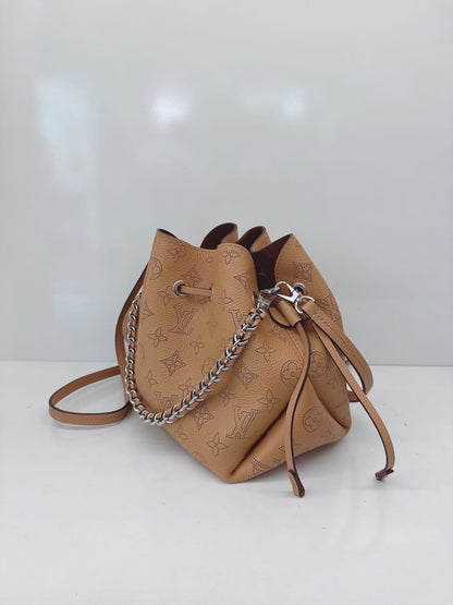 BEIGE MAHINA LEATHER BELLA BAG