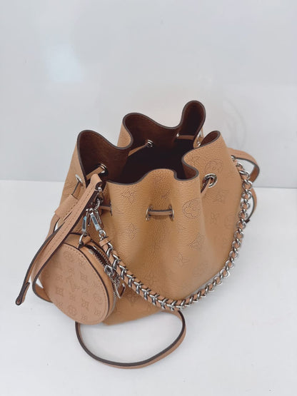 BEIGE MAHINA LEATHER BELLA BAG