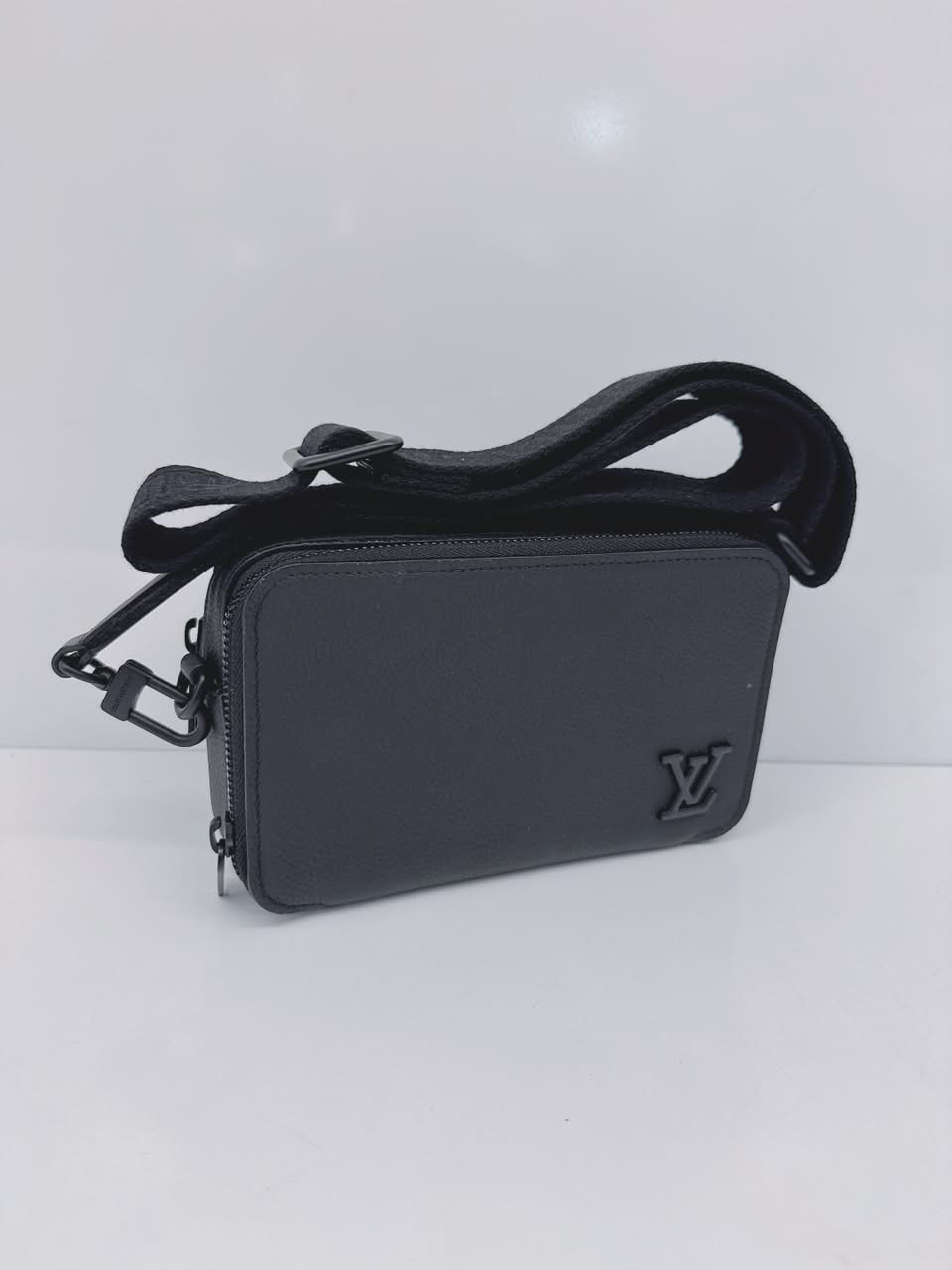 BLACK GRAINED CALF LEATHER APLHA WEARABLE WALLET