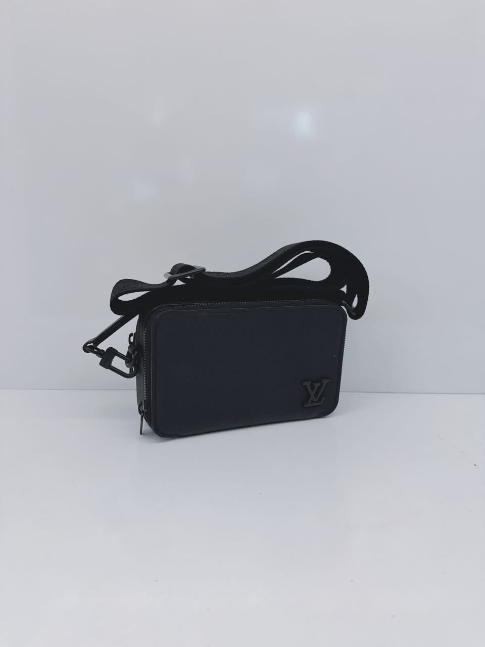 BLACK GRAINED CALF LEATHER APLHA WEARABLE WALLET