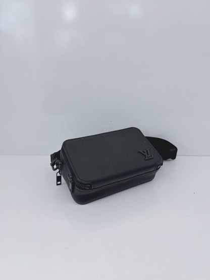 BLACK GRAINED CALF LEATHER APLHA WEARABLE WALLET
