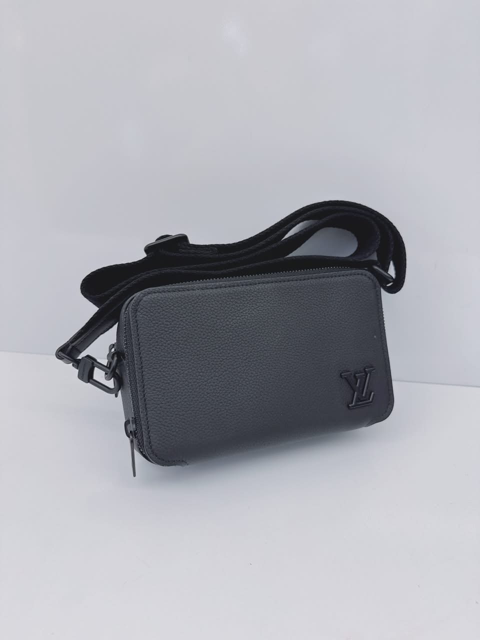 BLACK GRAINED CALF LEATHER APLHA WEARABLE WALLET