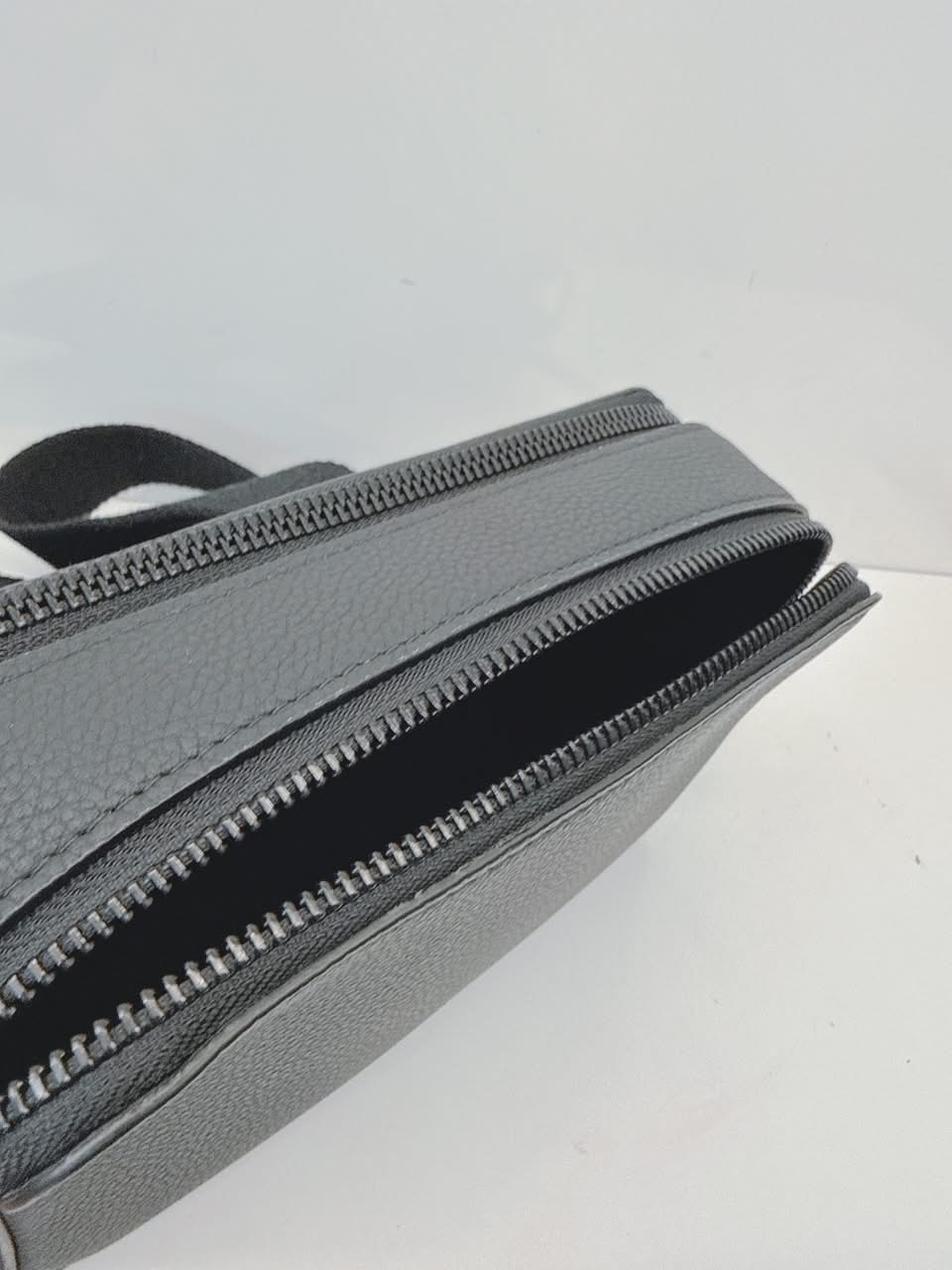BLACK GRAINED CALF LEATHER APLHA WEARABLE WALLET