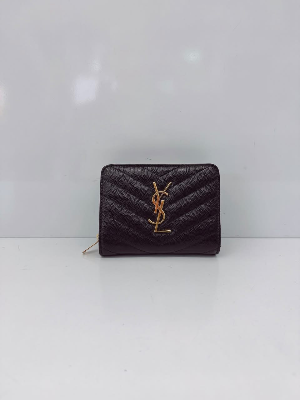 BLACK GRAIN DE POUDRE CASSANDRE MATELASSE COMPACT ZIP AROUND WALLET
