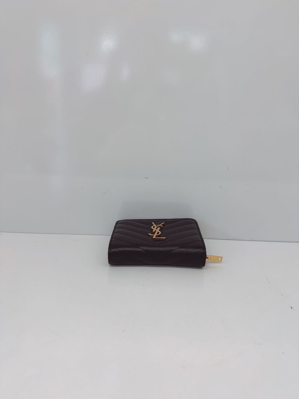 BLACK GRAIN DE POUDRE CASSANDRE MATELASSE COMPACT ZIP AROUND WALLET