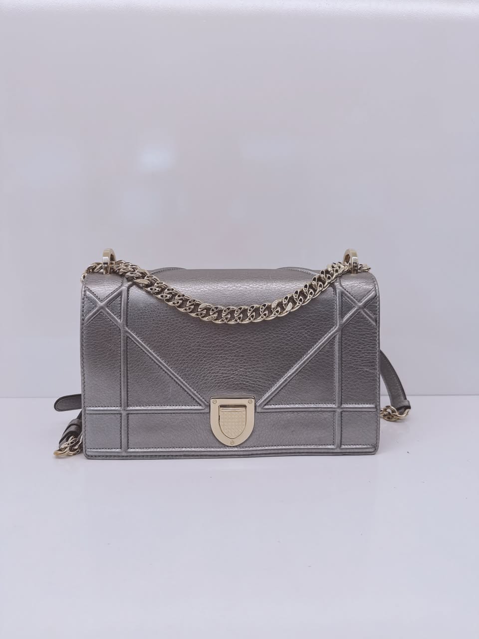SILVER METALLIC LEATHER MEDIUM DIORAMA FLAP SHOULDER BAG