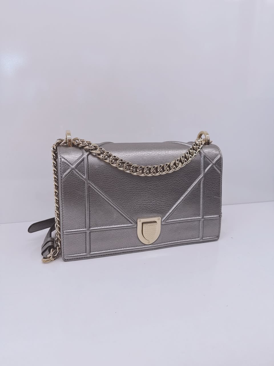 SILVER METALLIC LEATHER MEDIUM DIORAMA FLAP SHOULDER BAG
