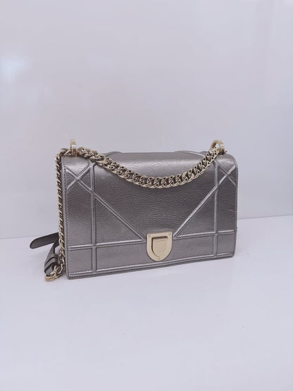 SILVER METALLIC LEATHER MEDIUM DIORAMA FLAP SHOULDER BAG