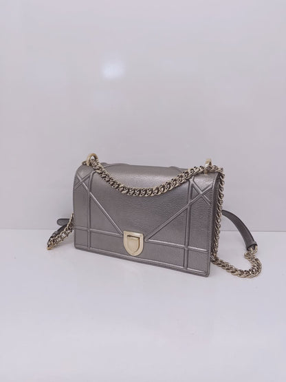 SILVER METALLIC LEATHER MEDIUM DIORAMA FLAP SHOULDER BAG