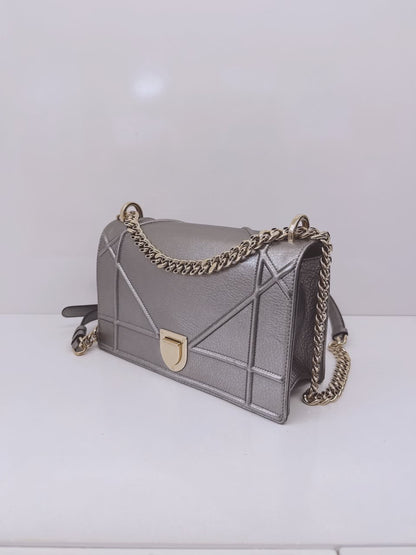 SILVER METALLIC LEATHER MEDIUM DIORAMA FLAP SHOULDER BAG