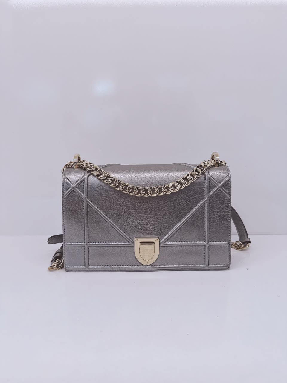 SILVER METALLIC LEATHER MEDIUM DIORAMA FLAP SHOULDER BAG