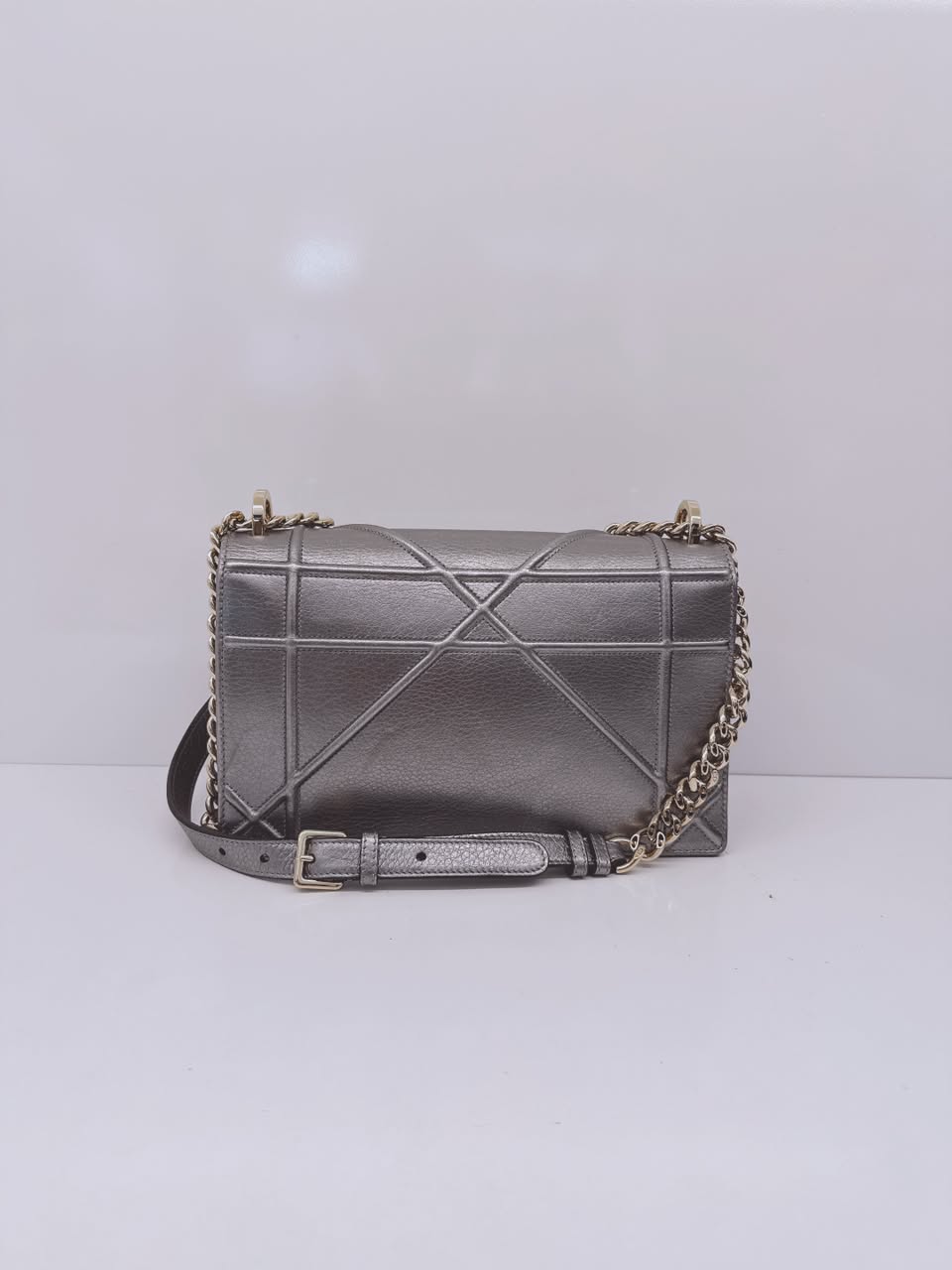 SILVER METALLIC LEATHER MEDIUM DIORAMA FLAP SHOULDER BAG