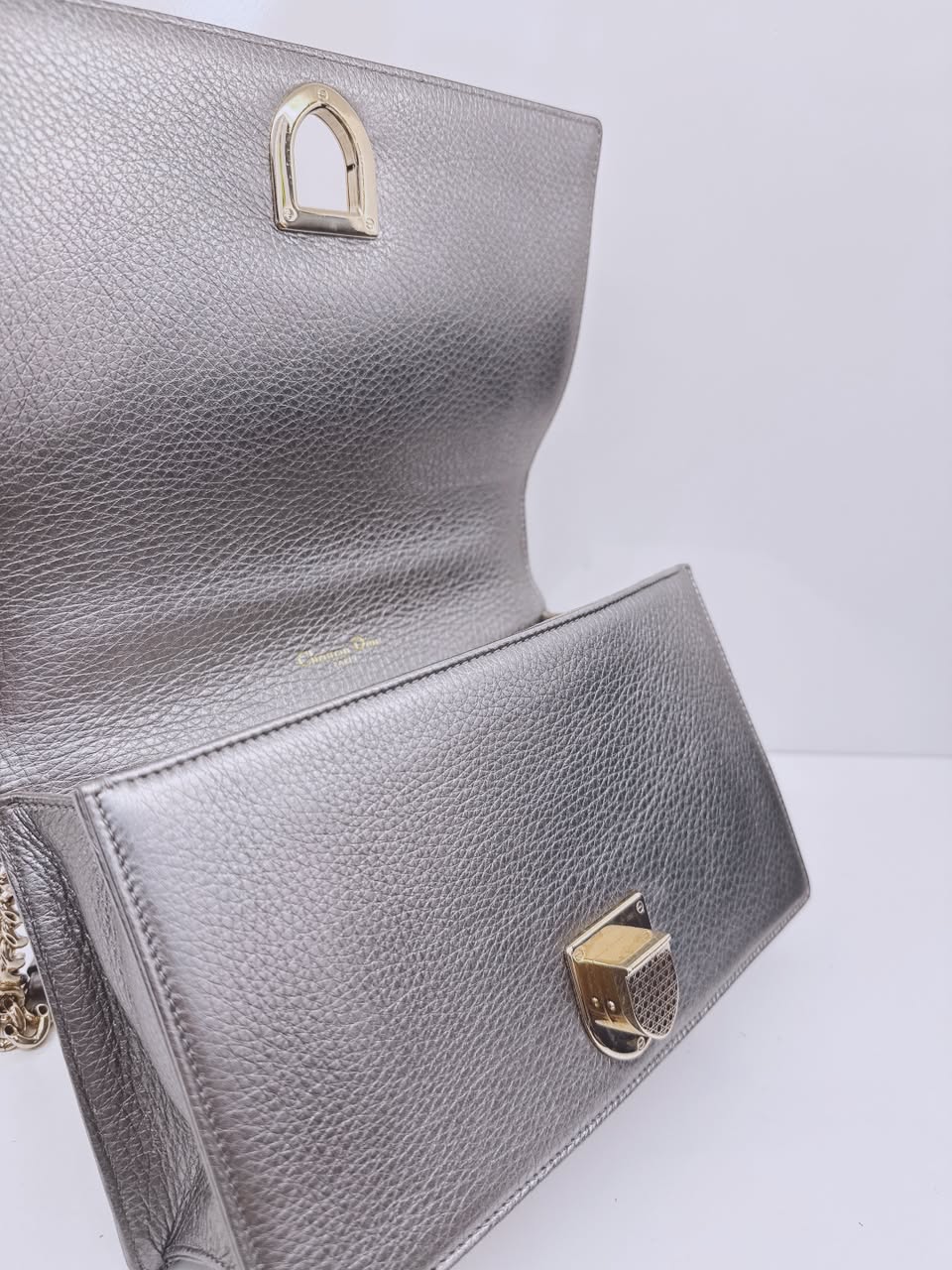 SILVER METALLIC LEATHER MEDIUM DIORAMA FLAP SHOULDER BAG