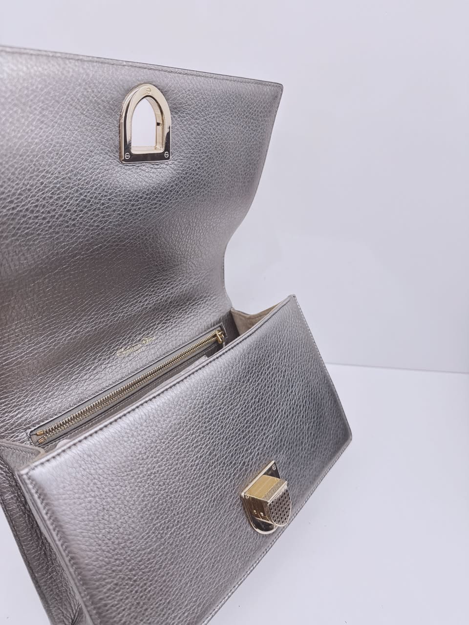 SILVER METALLIC LEATHER MEDIUM DIORAMA FLAP SHOULDER BAG