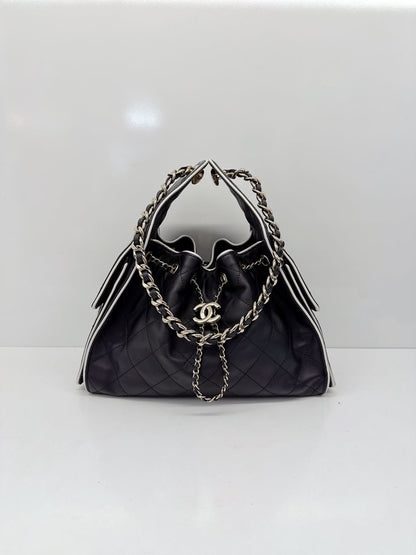 BLACK WHITE CALFSKIN CHANEL 25 SMALL HANDBAG GOLD-TONE METAL