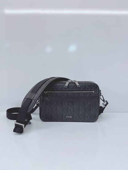 BLACK SAFARI DIAMOND SMALL MESSENGER BAG