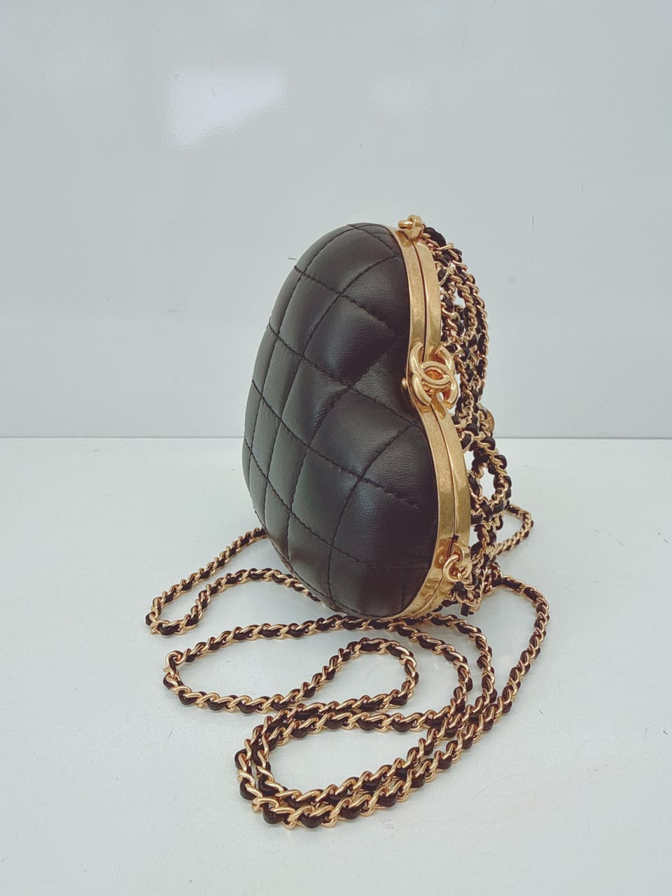 BLACK GOLD HEART MINAUDIERE BAG 23S CAGED EVENING CLUTCH