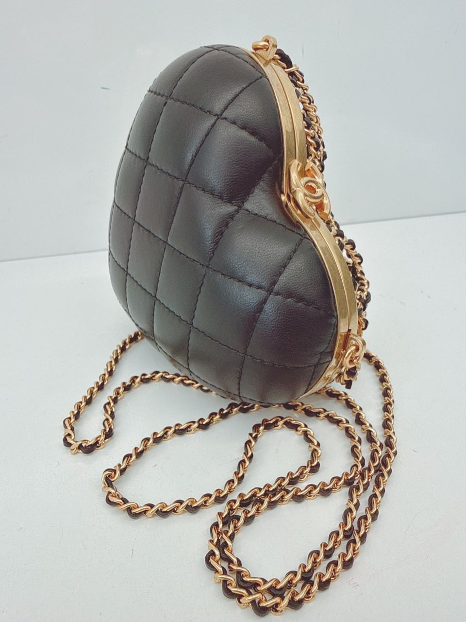 BLACK GOLD HEART MINAUDIERE BAG 23S CAGED EVENING CLUTCH
