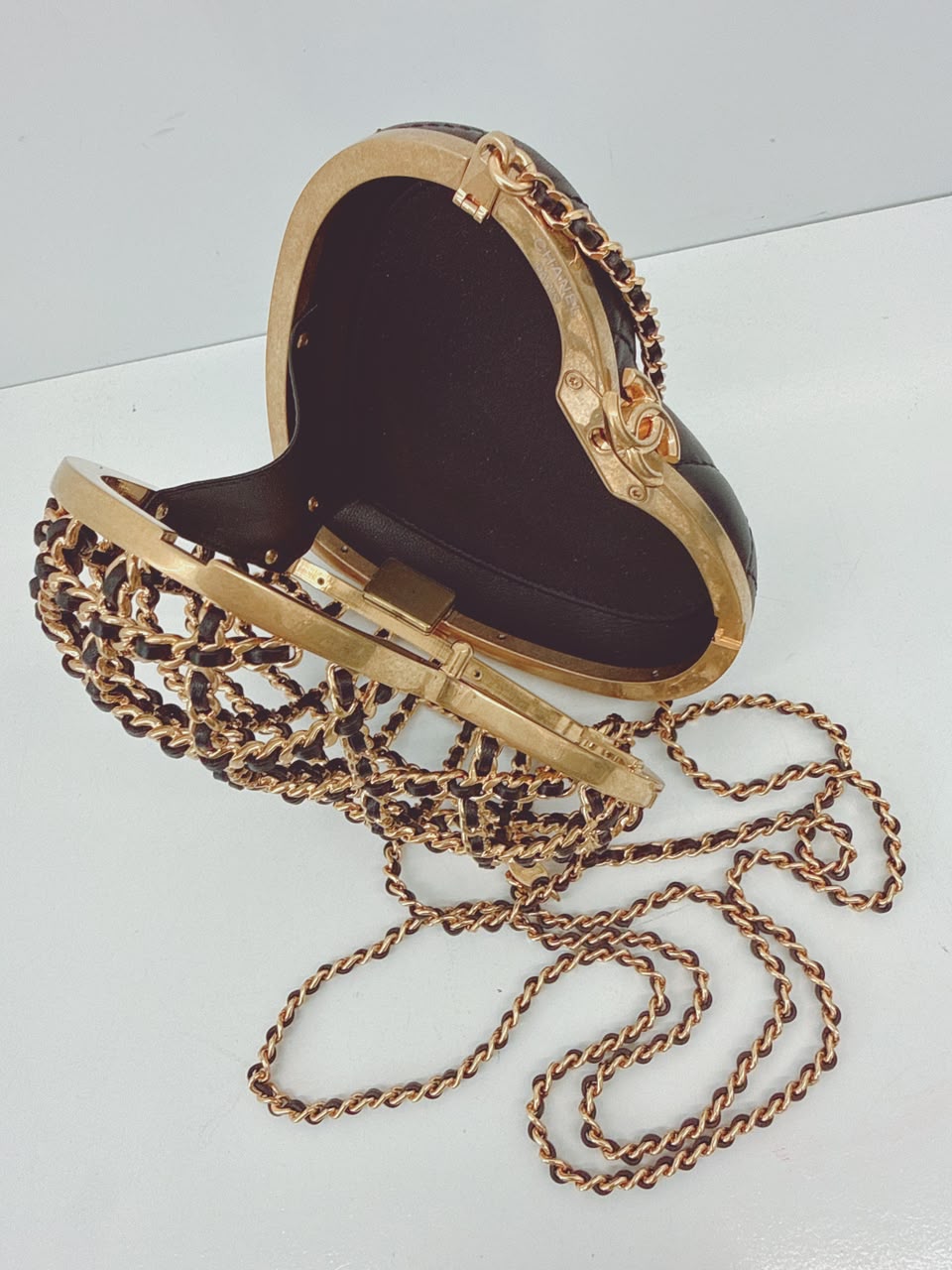 BLACK GOLD HEART MINAUDIERE BAG 23S CAGED EVENING CLUTCH
