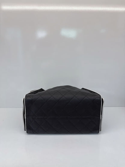 BLACK WHITE CALFSKIN CHANEL 25 SMALL HANDBAG GOLD-TONE METAL