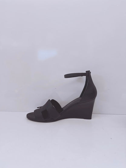 BLACK LEATHER LEGEND ANKLE STRAP SANDALS 38.5