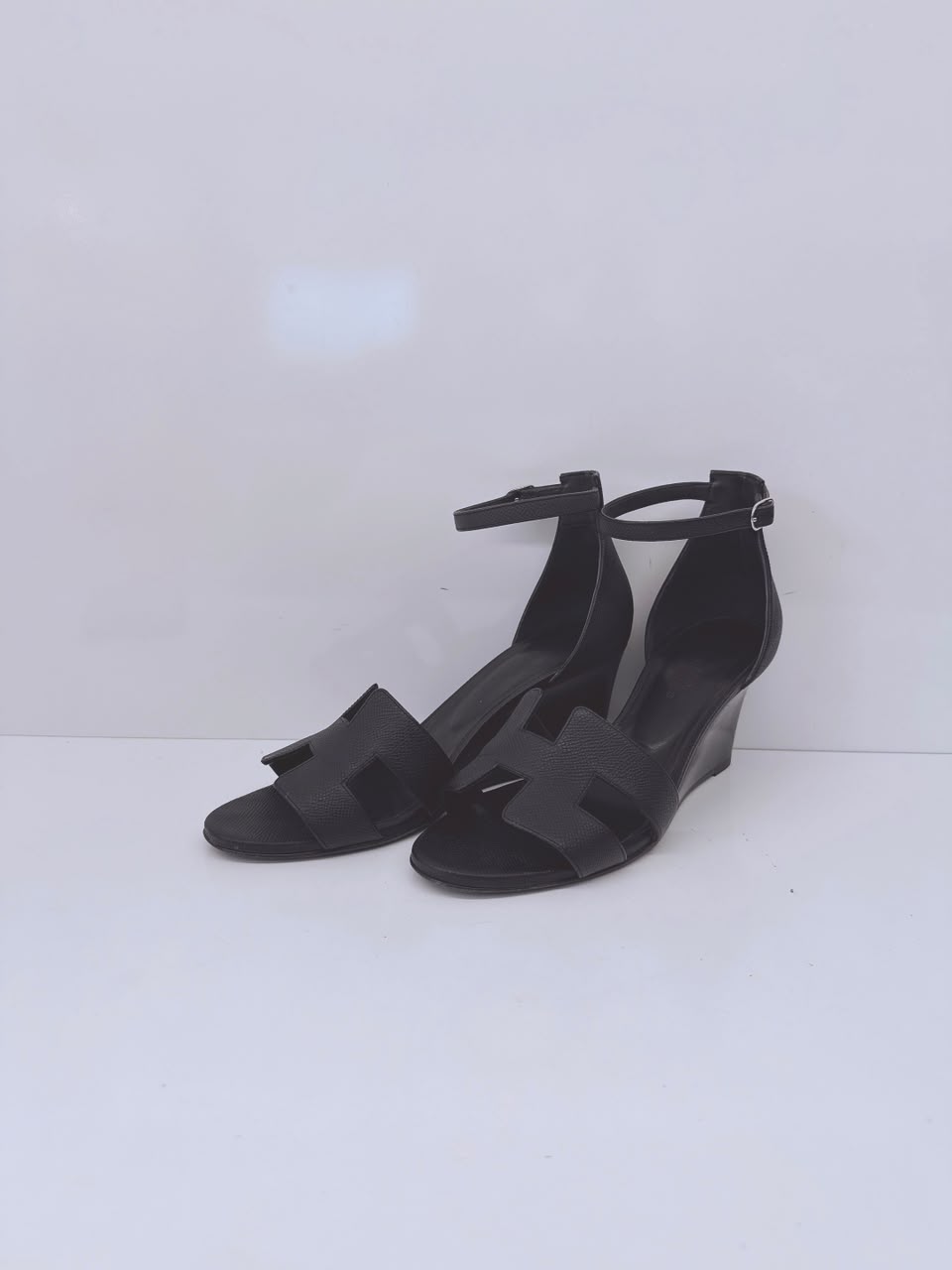 BLACK LEATHER LEGEND ANKLE STRAP SANDALS 38.5