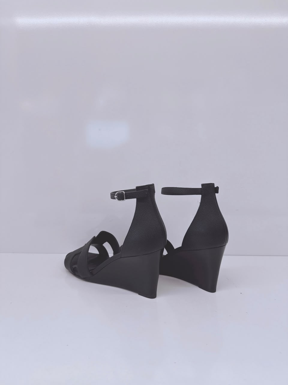BLACK LEATHER LEGEND ANKLE STRAP SANDALS 38.5