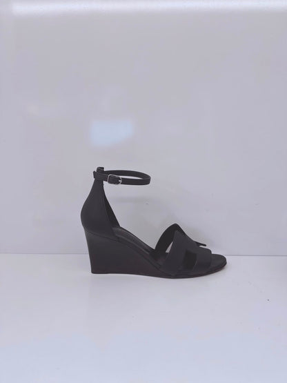 BLACK LEATHER LEGEND ANKLE STRAP SANDALS 38.5