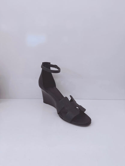 BLACK LEATHER LEGEND ANKLE STRAP SANDALS 38.5