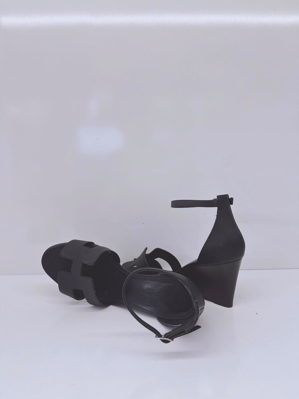 BLACK LEATHER LEGEND ANKLE STRAP SANDALS 38.5